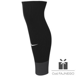 Getry Nike Strike FQ8282-010